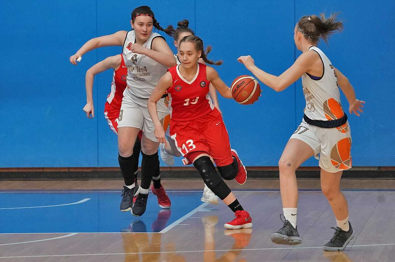  Федеральные стандарты спортивной подготовки по видам спорта <span style="font-style: italic;">https://www.minsport.gov.ru/activity/high-performance-sports/sports-reserve-training/federalnye-standarty-sportivnoj-podgotovki-po-vidam-sporta-127fs/</span>